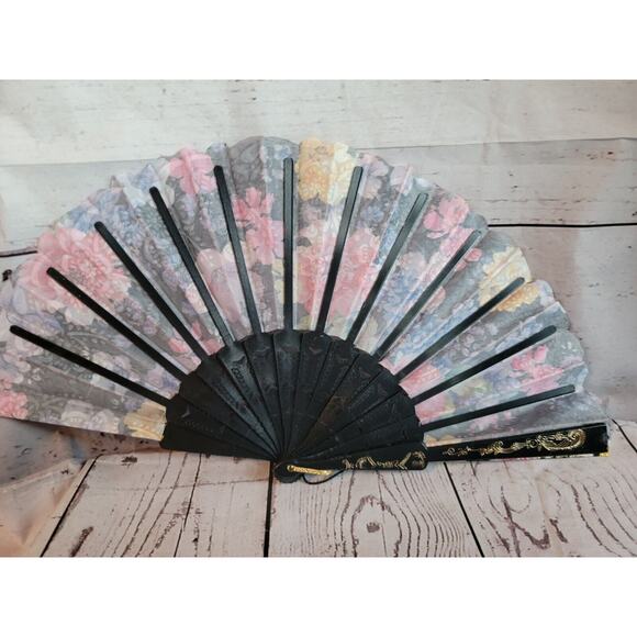 Beautiful Floral Gold Accents Black Lace Womens Fan Vintage Collectible - Picture 6 of 7